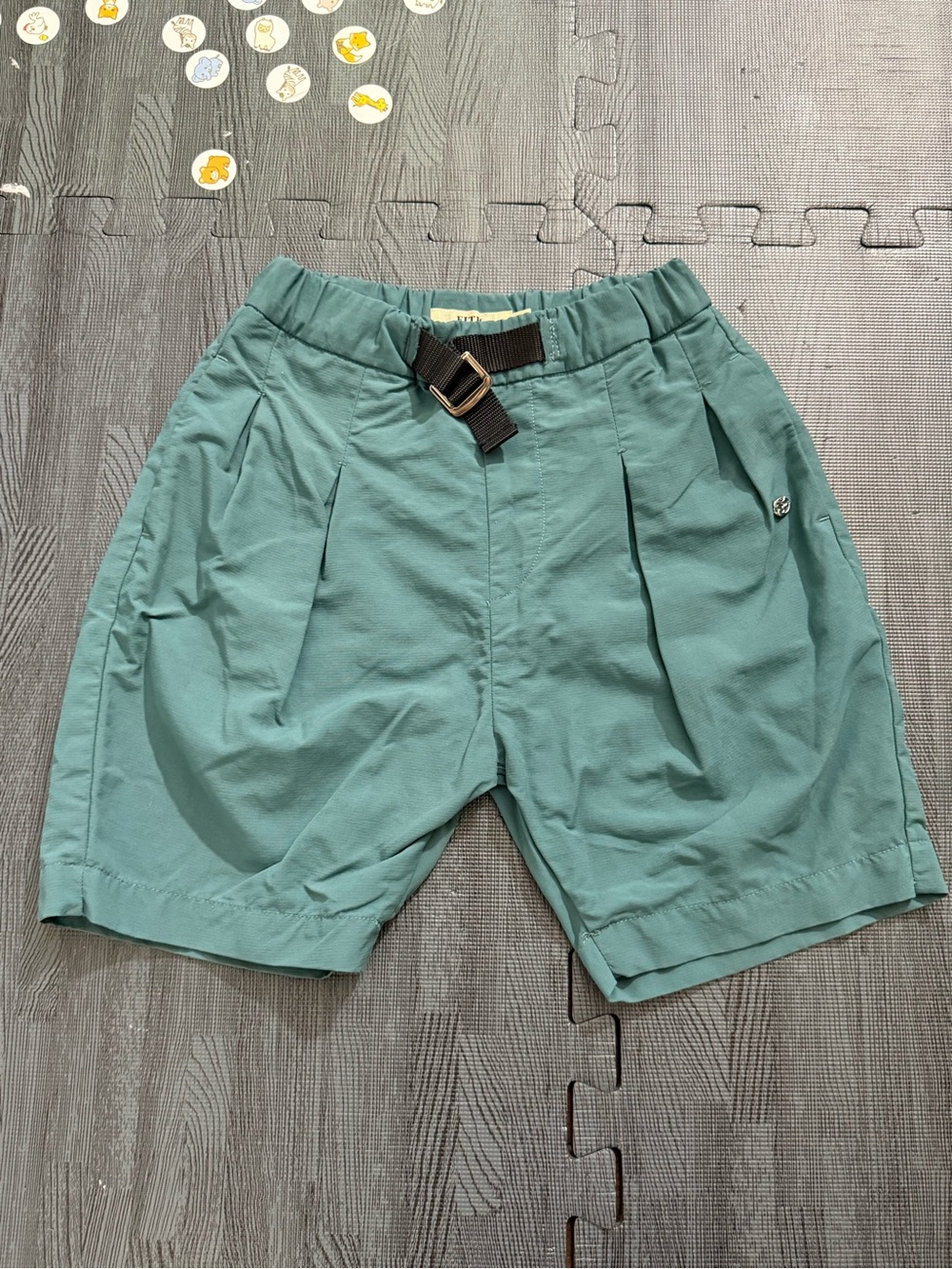Fith kids green short